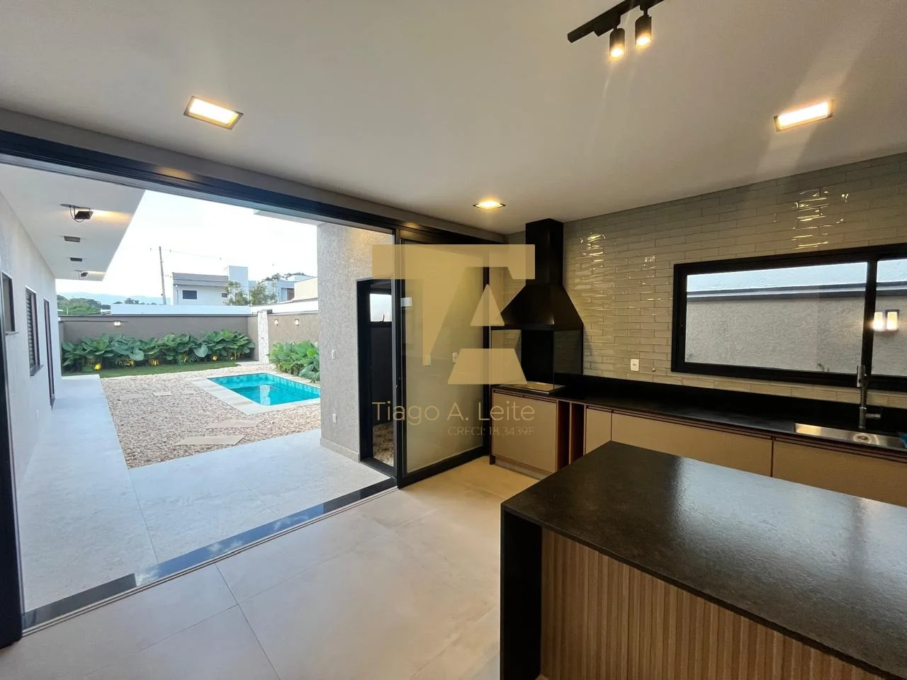 Casa Térrea à Venda no Condomínio Pérola do Vale Tremembé – 3 Suítes, Piscina e Alto Padrão no Vale do Paraíba