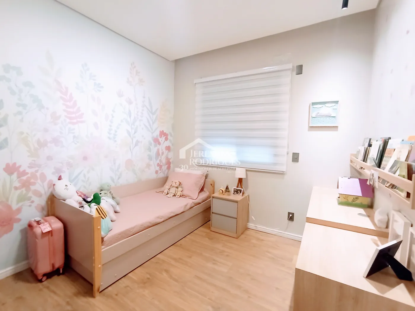 Casa à venda com 5 dormitórios no Condomínio Reserva dos Lagos em Pindamonhangaba/SP.