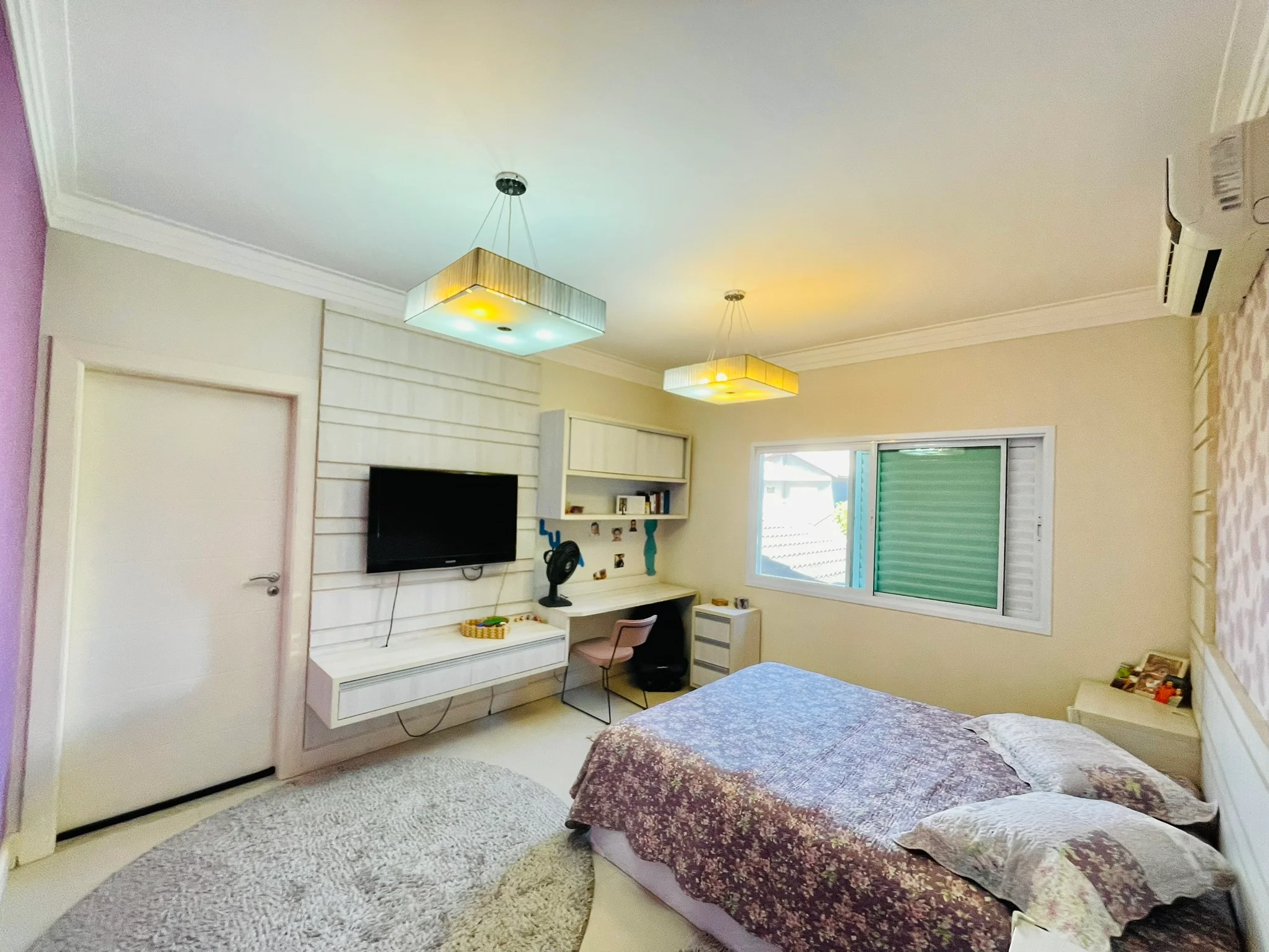 Casa à venda com 4 dormitórios no Condomínio Campos do Conde II em Tremembé/SP.