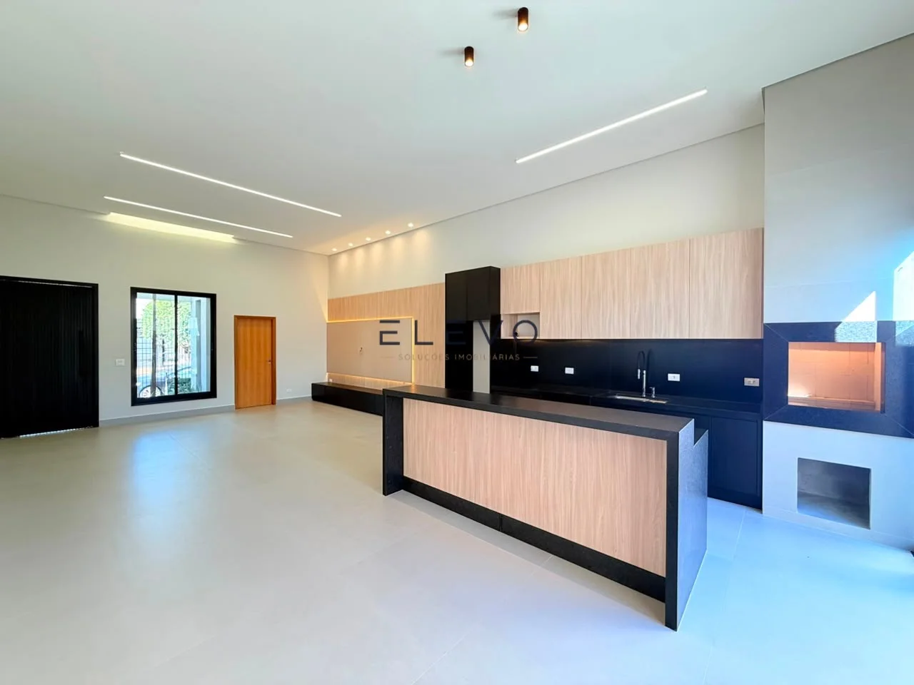 Casa Alto Padrão à Venda no Jardim Itália | 3 Suítes, Piscina Aquecida e Móveis Planejados