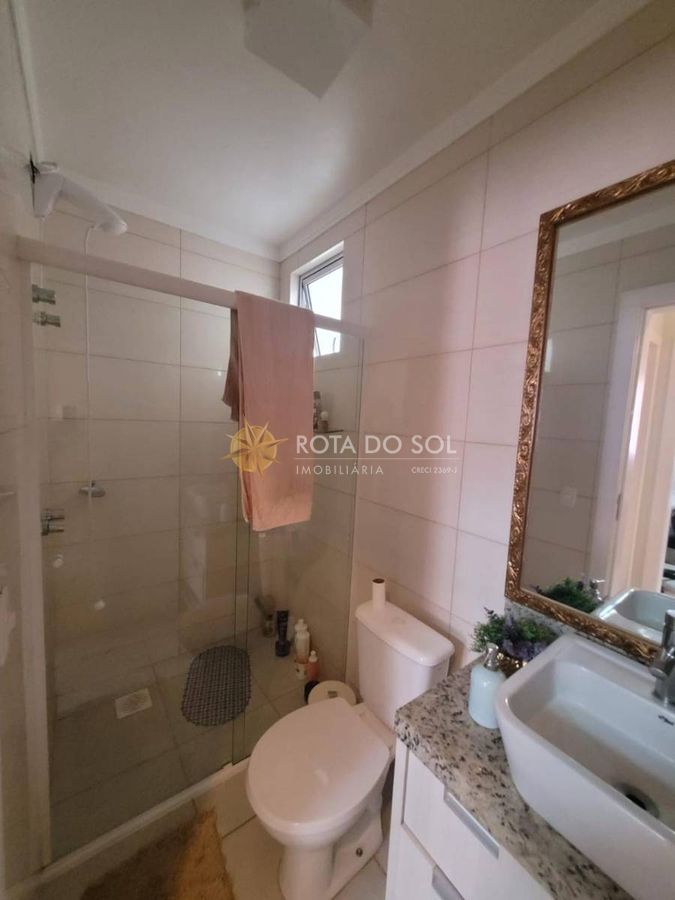 London apartamento mobiliado com 3 quartos na Meia Praia Itapema SC