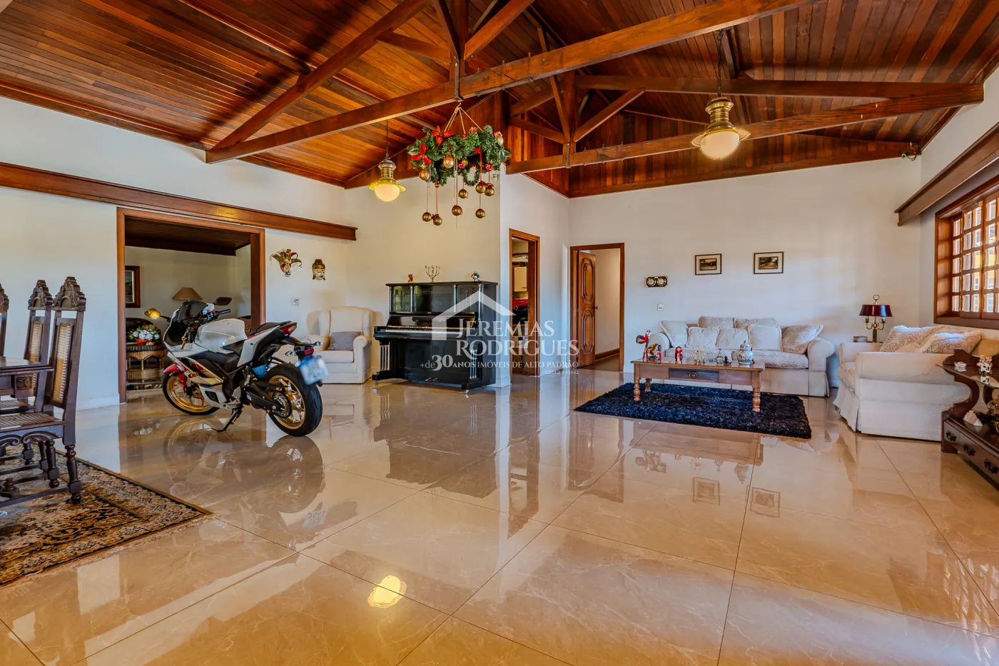 Fazenda à venda com 183.000 m² em Campinas/SP.