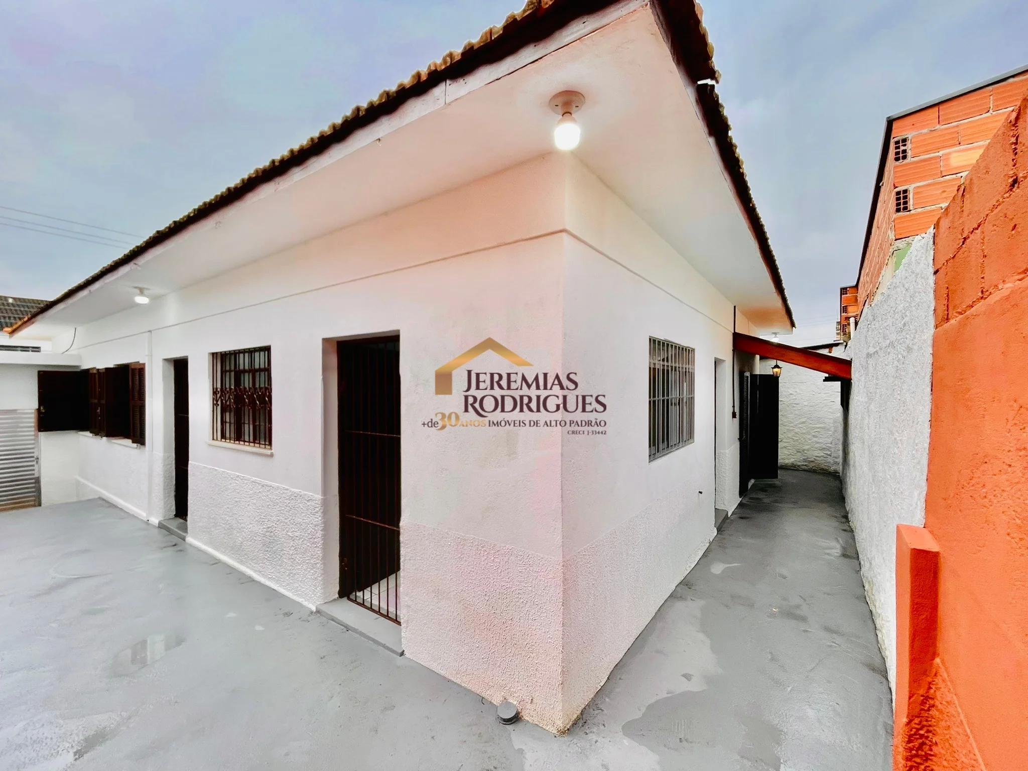 Casa para locação com estrutura para ponto comercial no Centro de Pindamonhangaba/SP. — foto 19