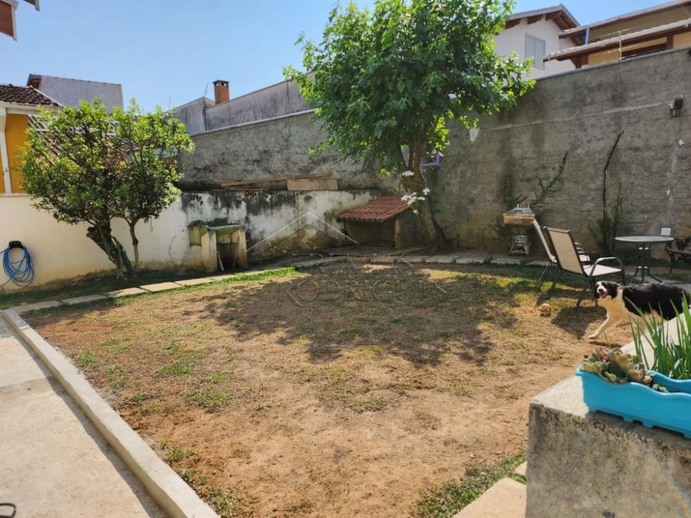 Casa à venda com 4 dormitórios no bairro Alto do Tabaú em  Pindamonhangaba/SP.