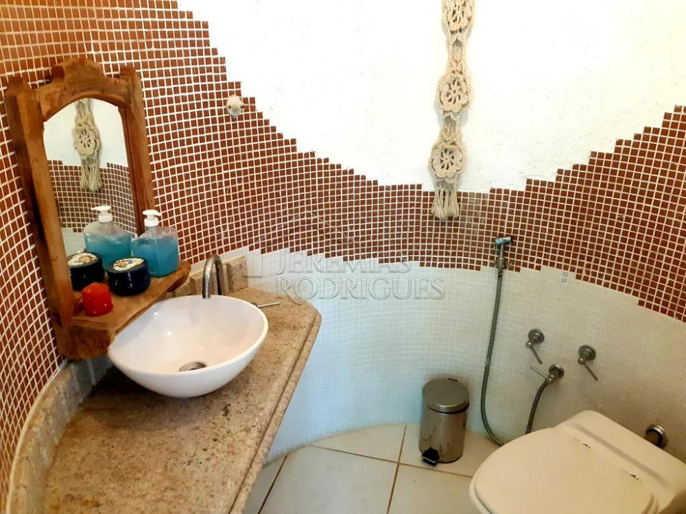 Casa à venda com 6 dormitórios no Condomínio Chácaras Cataguá em Taubaté/SP.