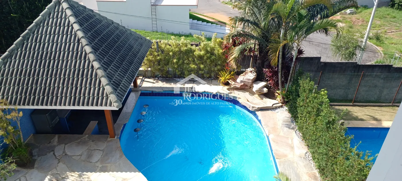 Casa disponível para venda e locação no Condomínio Colonial Village I em Pindamonhangaba/SP