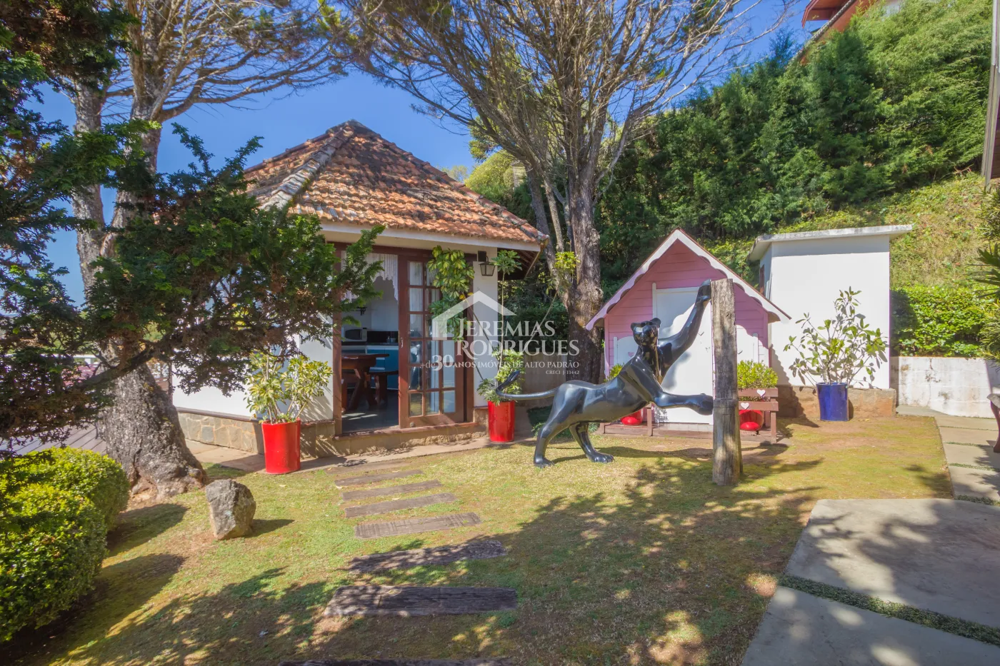 Casa com 3 suítes, 170 m² - Condomínio Jardim Monte Belo - Campos do Jordão/SP