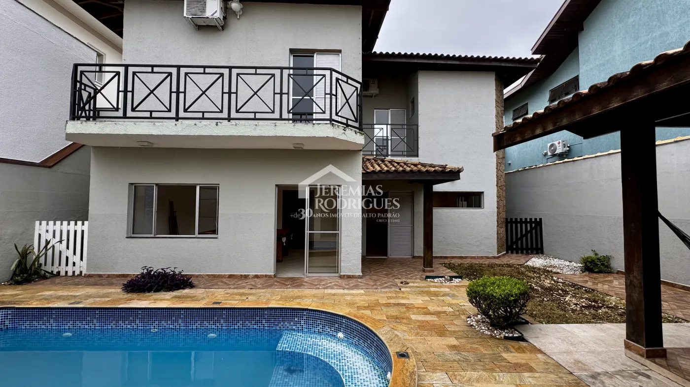 Casa à venda com 5 dormitórios no Condomínio Real Ville em Pindamonhangaba/SP