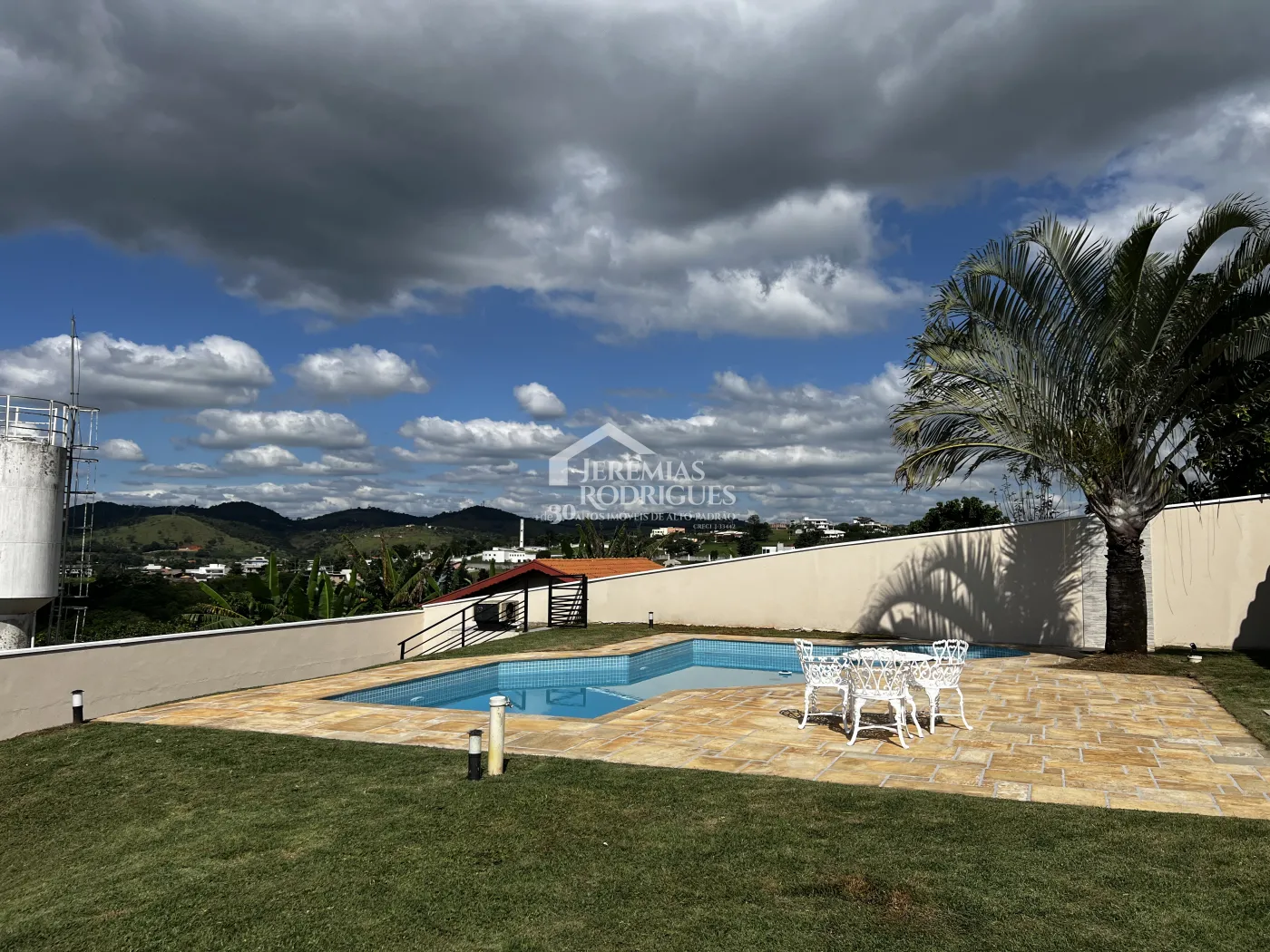 Casa para venda e locação com 4 suítes no Condomínio Chácaras Cataguá em Taubaté/SP