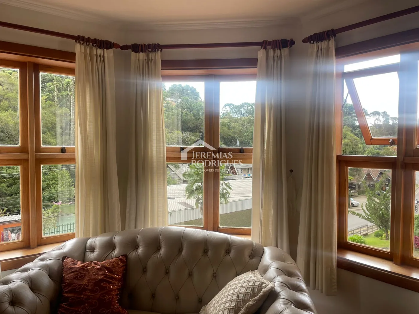 Apartamento com 3 dormitórios, 186 m² -  Condomínio Nouvelle Ville - Campos do Jordão/SP