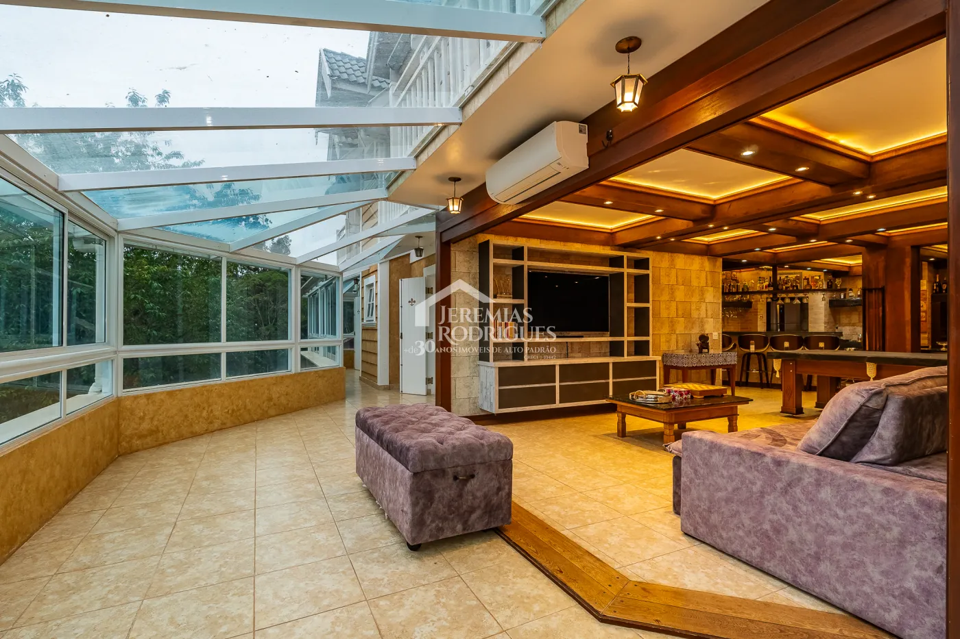 Casa com 5 suítes, 950 m² - Alto do Capivari - Campos do Jordão/SP