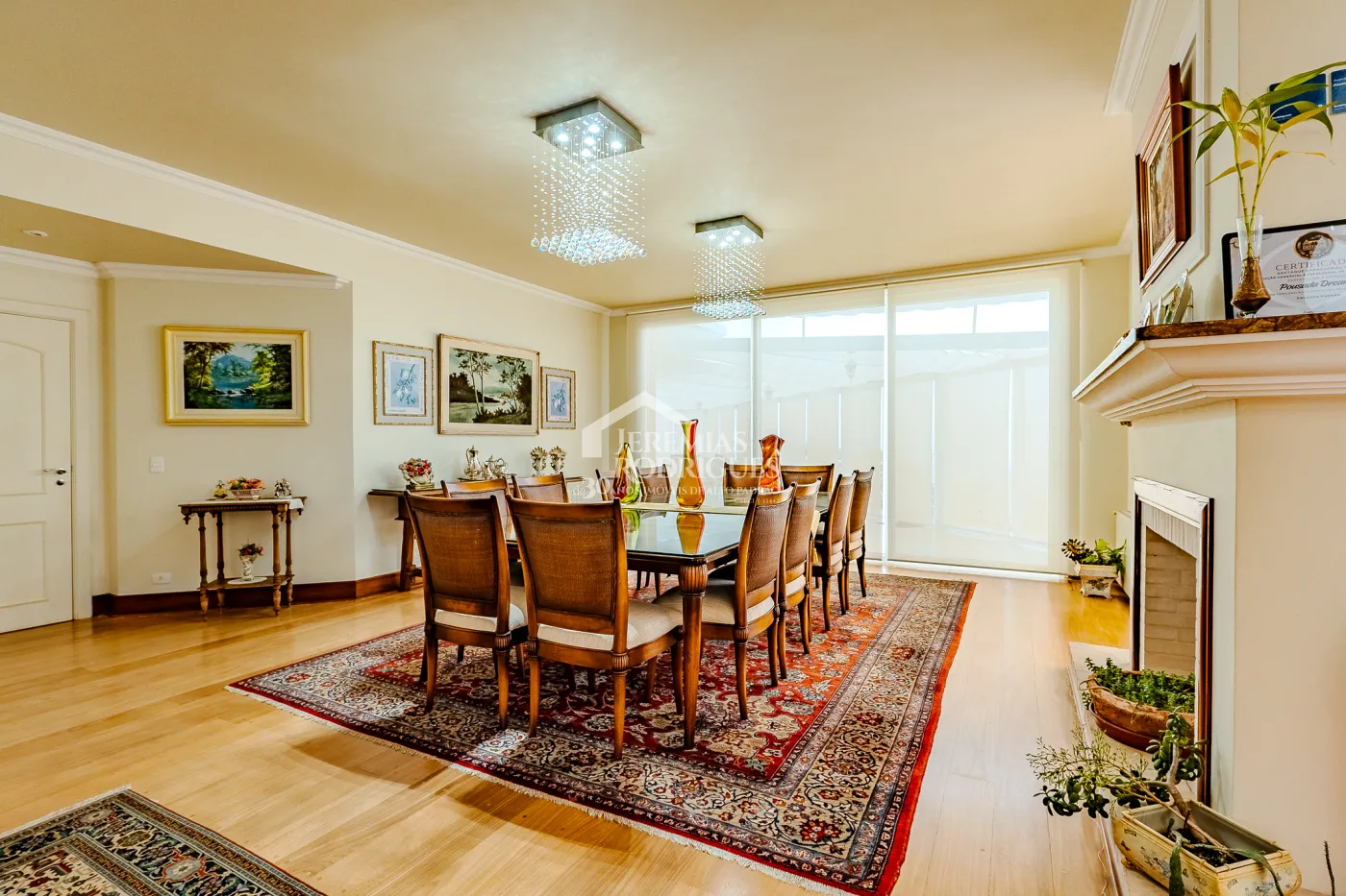 Casa à venda no Parque Pedra do Baú em Campos do Jordão/SP.