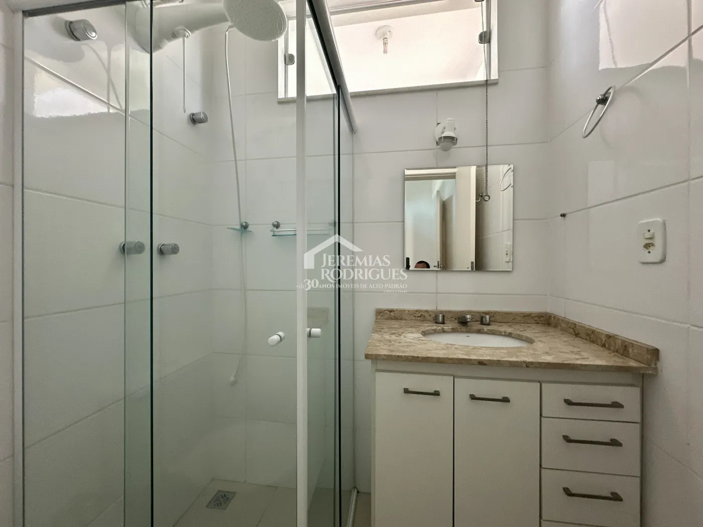 Casa para venda com 3 dormitórios no Condomínio Campos Do Conde I em Tremembé/SP