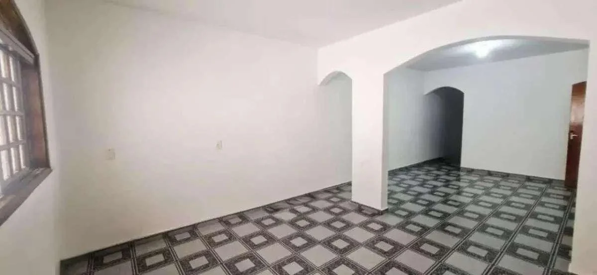 Casa GRANDE, 153m², Térrea com 03 quartos, 02 Vagas de Garagem Coberta, para locação no Jardim Ipê 4, São Bernardo do Campo - SP
