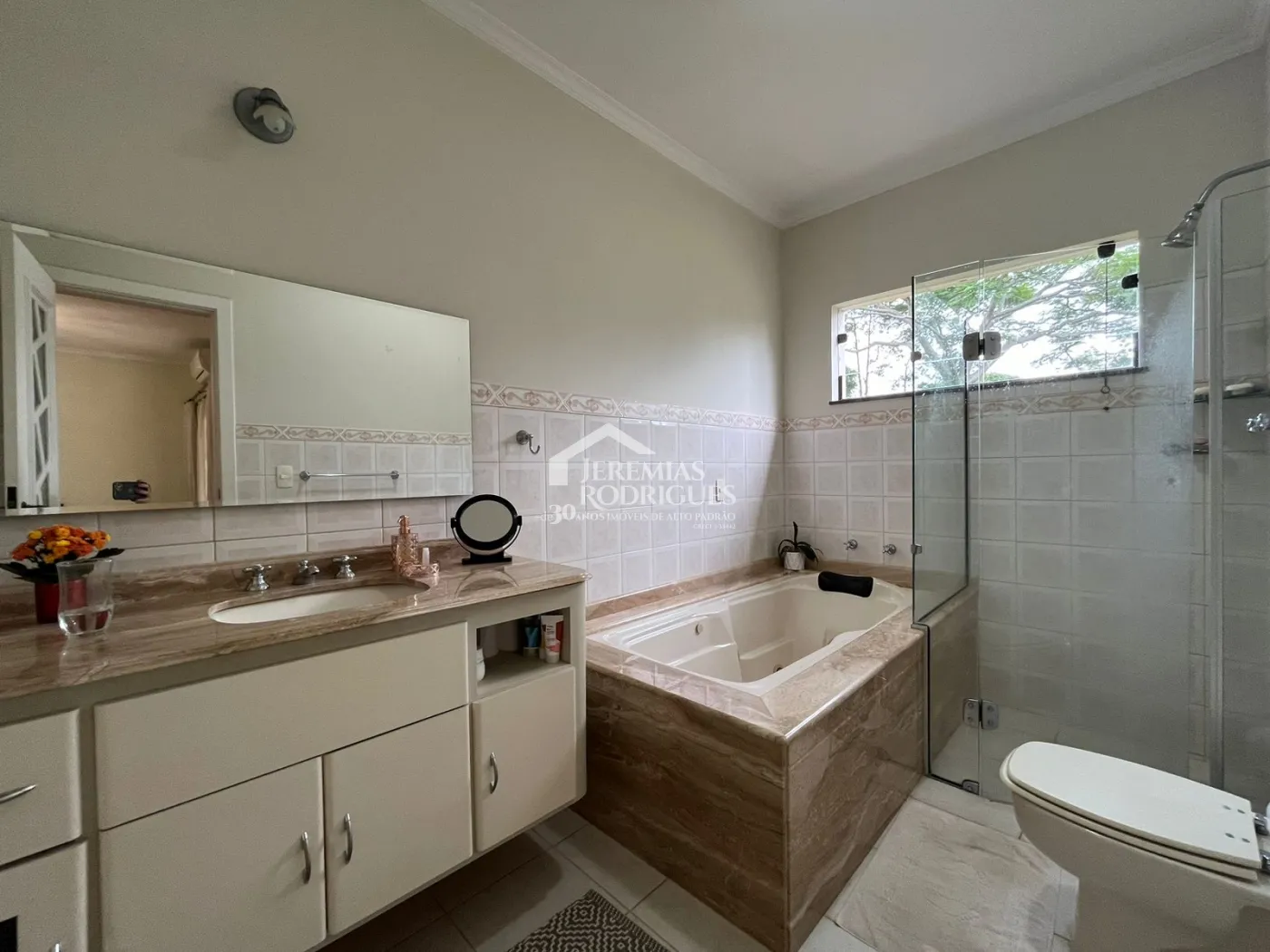 Casa com 4 dormitórios, 421 m² - Condomínio Chácaras Cataguá - Taubaté/SP.