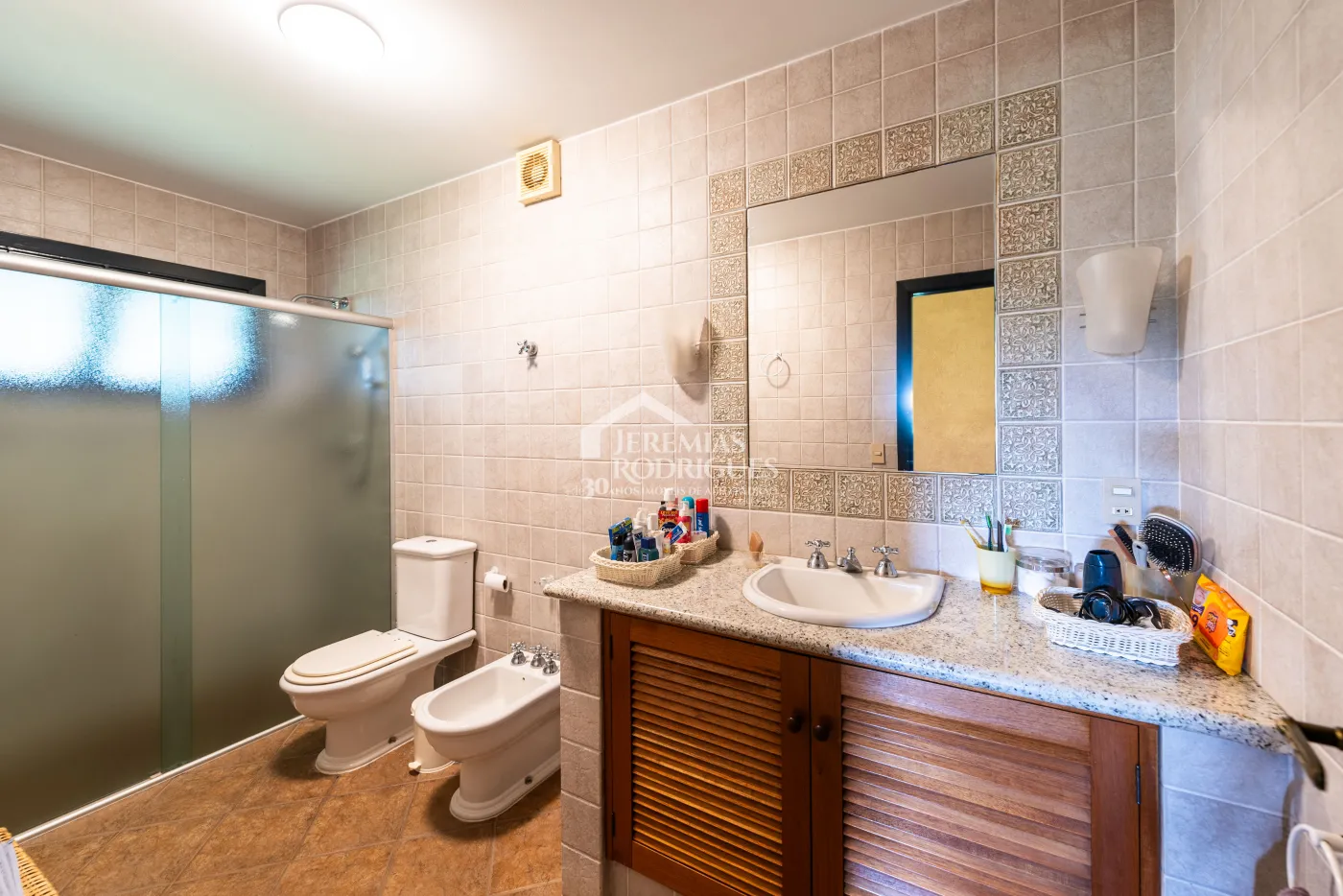 Sitio com 9 suítes, 2.600 m² - Piracaia/SP.