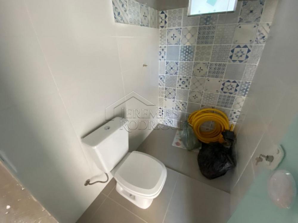 Casa à venda com 2 suítes no bairro do Bonfim em Taubaté/SP.