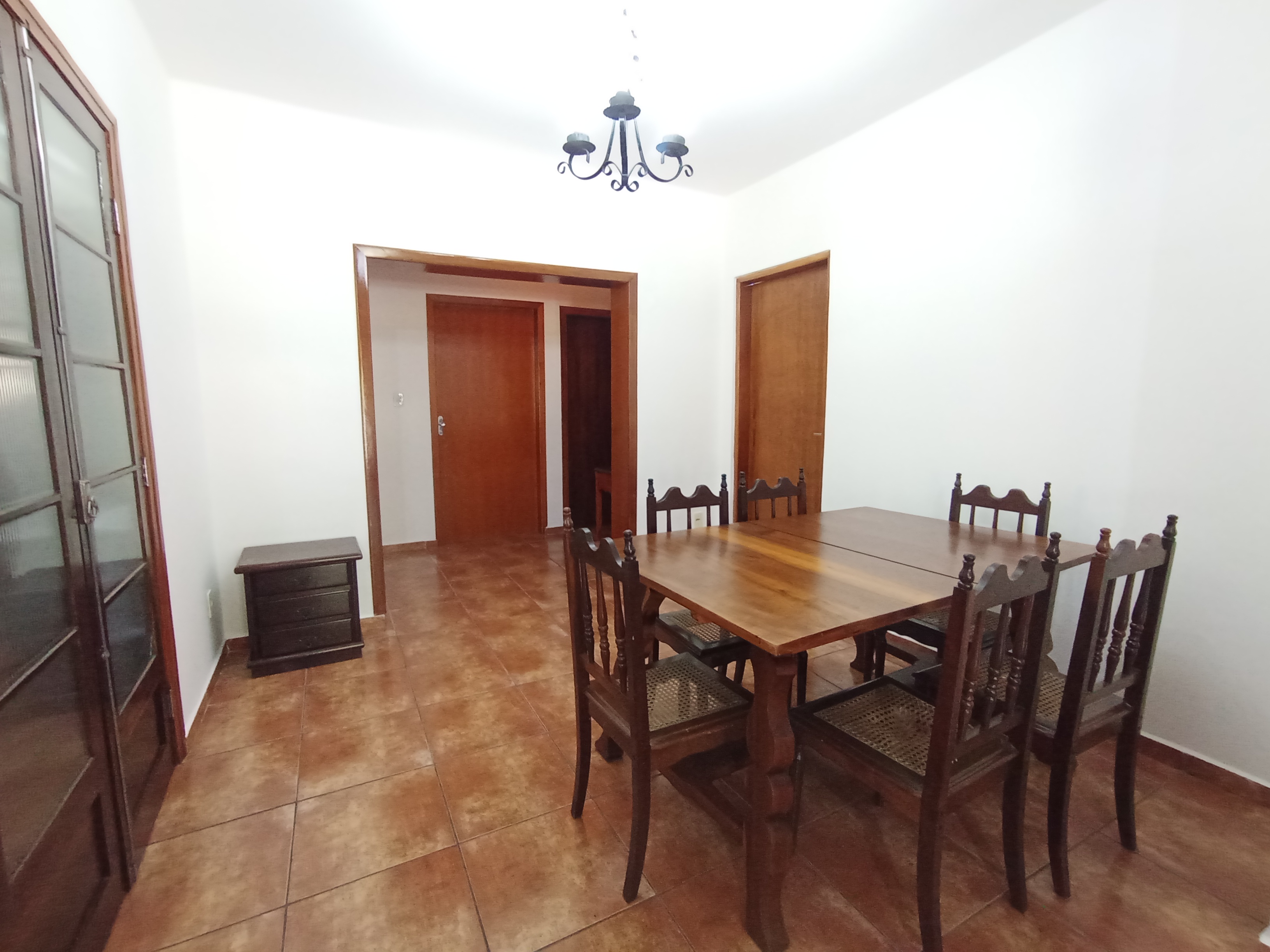 Chácara para venda e locação com 3 dormitórios no bairro Santana em Pindamonhangaba/SP.