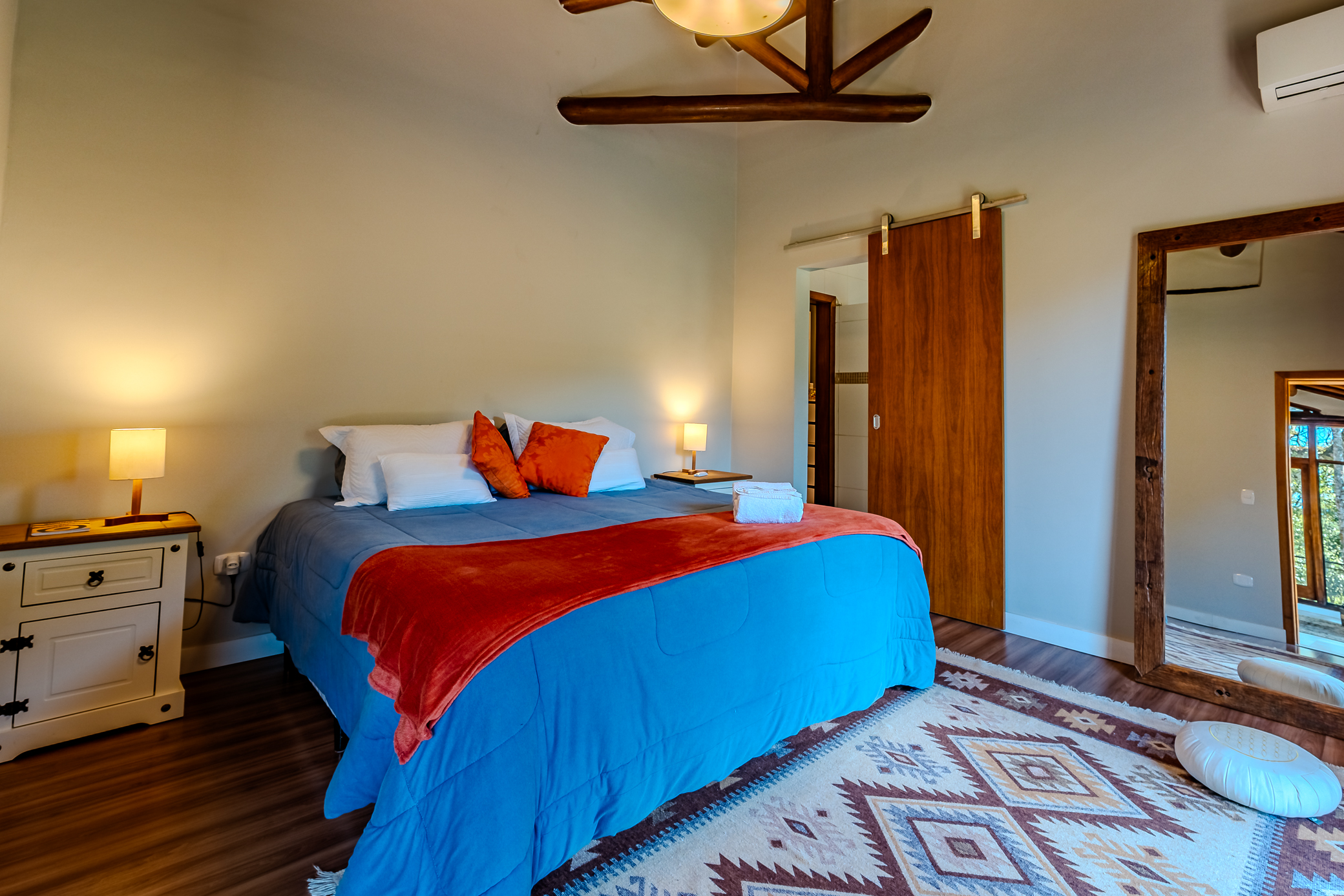 Casa à venda com 3 suítes no Condomínio Portal da Mantiqueira em Santo Antônio do Pinhal/SP.