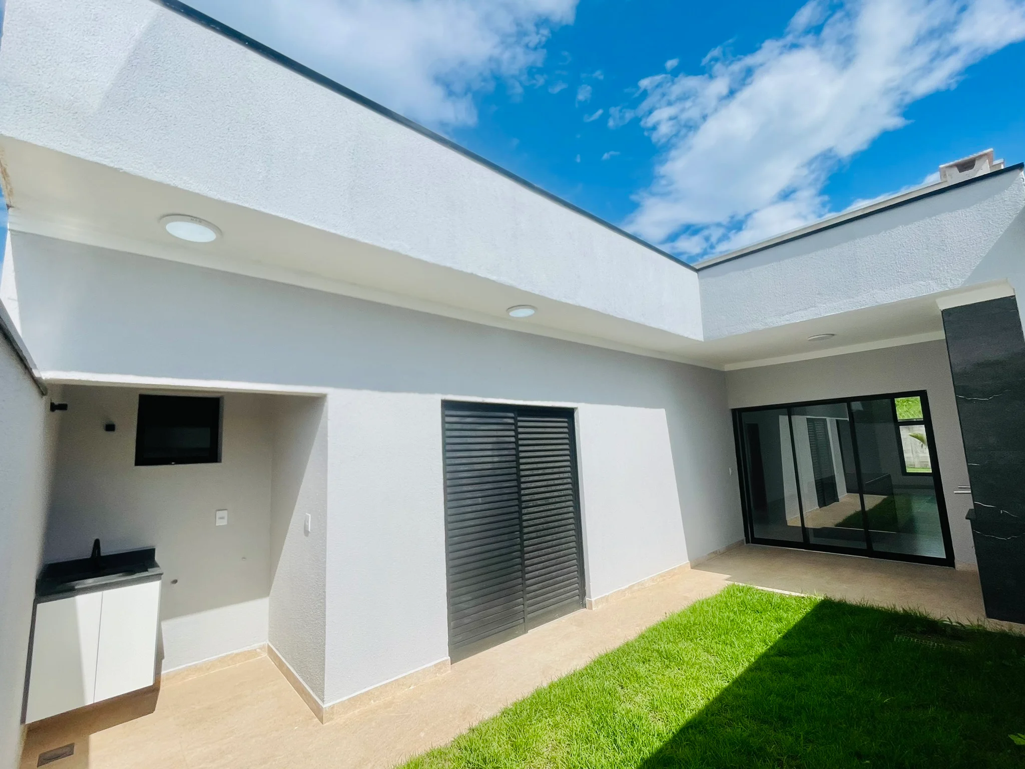 Casa para venda e locação, com 3 dormitórios no Condomínio Vila Romana em Pindamonhangaba/SP