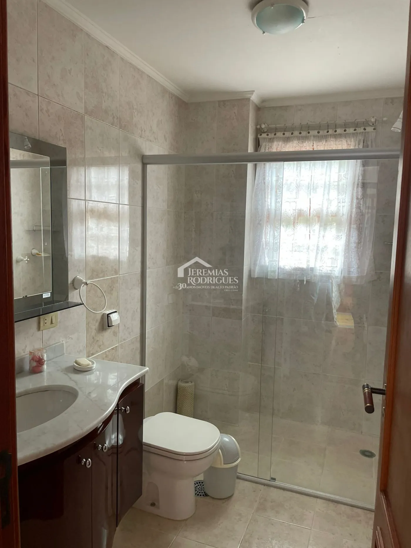 Apartamento com 3 dormitórios, 186 m² -  Condomínio Nouvelle Ville - Campos do Jordão/SP