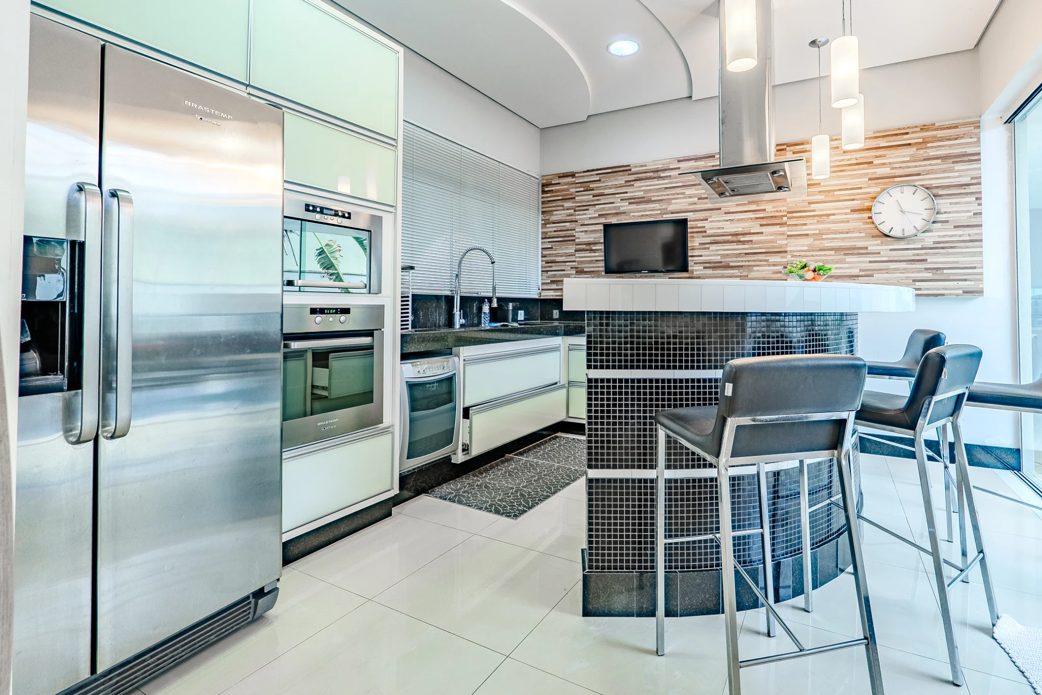 Casa à venda com 3 dormitórios no Campos do Conde III em Tremembé/SP. 