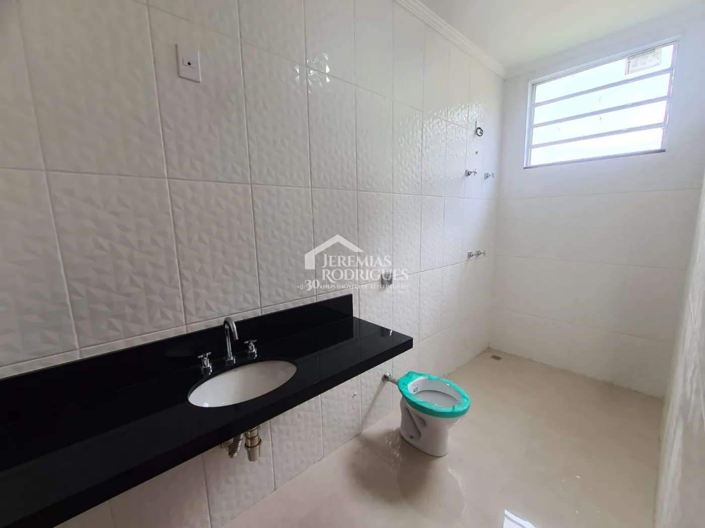Casa com 3 dormitórios, 154 m² - Condomínio Parque Esperança - Taubaté/SP.