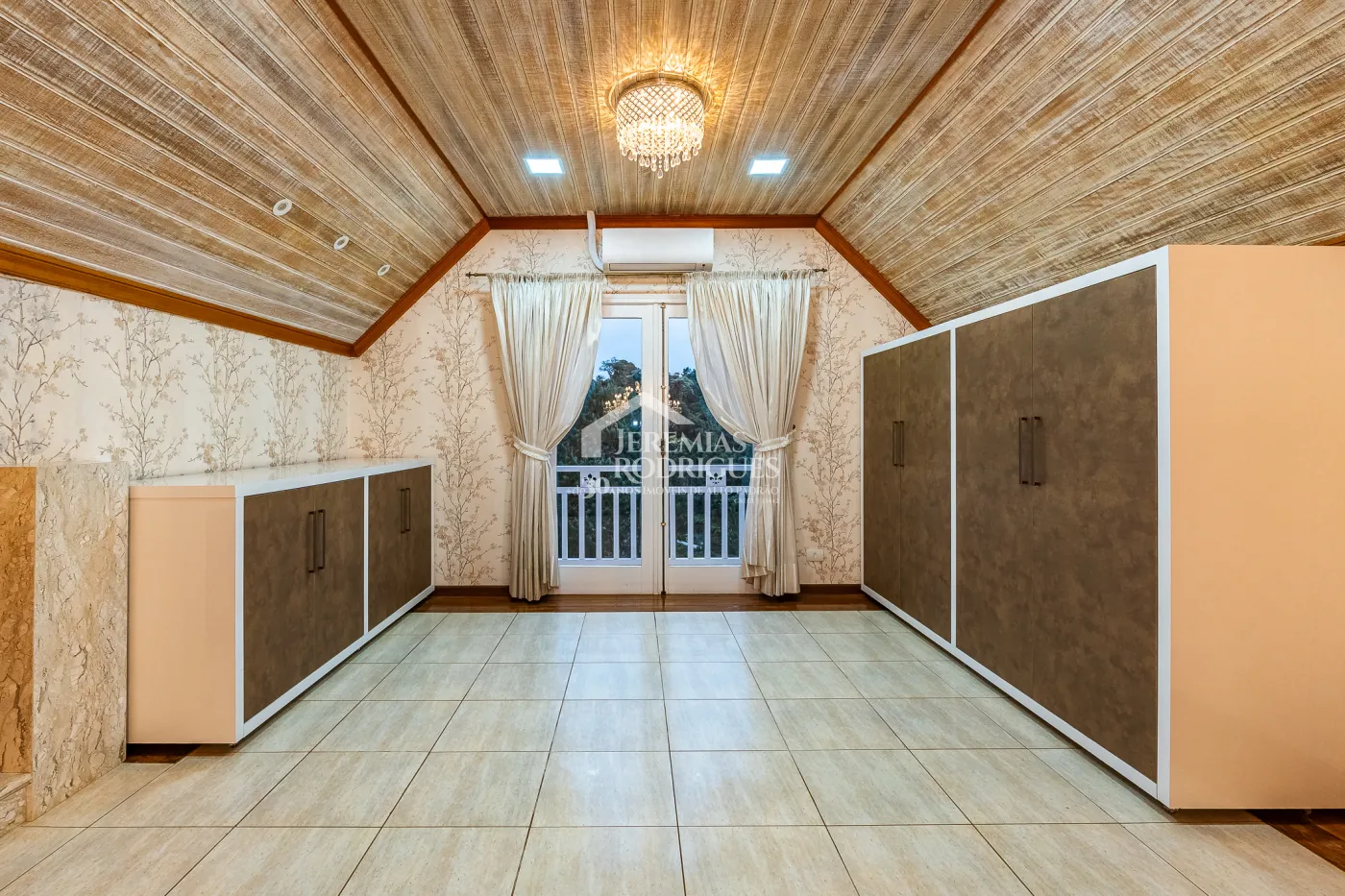 Casa com 5 suítes, 950 m² - Alto do Capivari - Campos do Jordão/SP