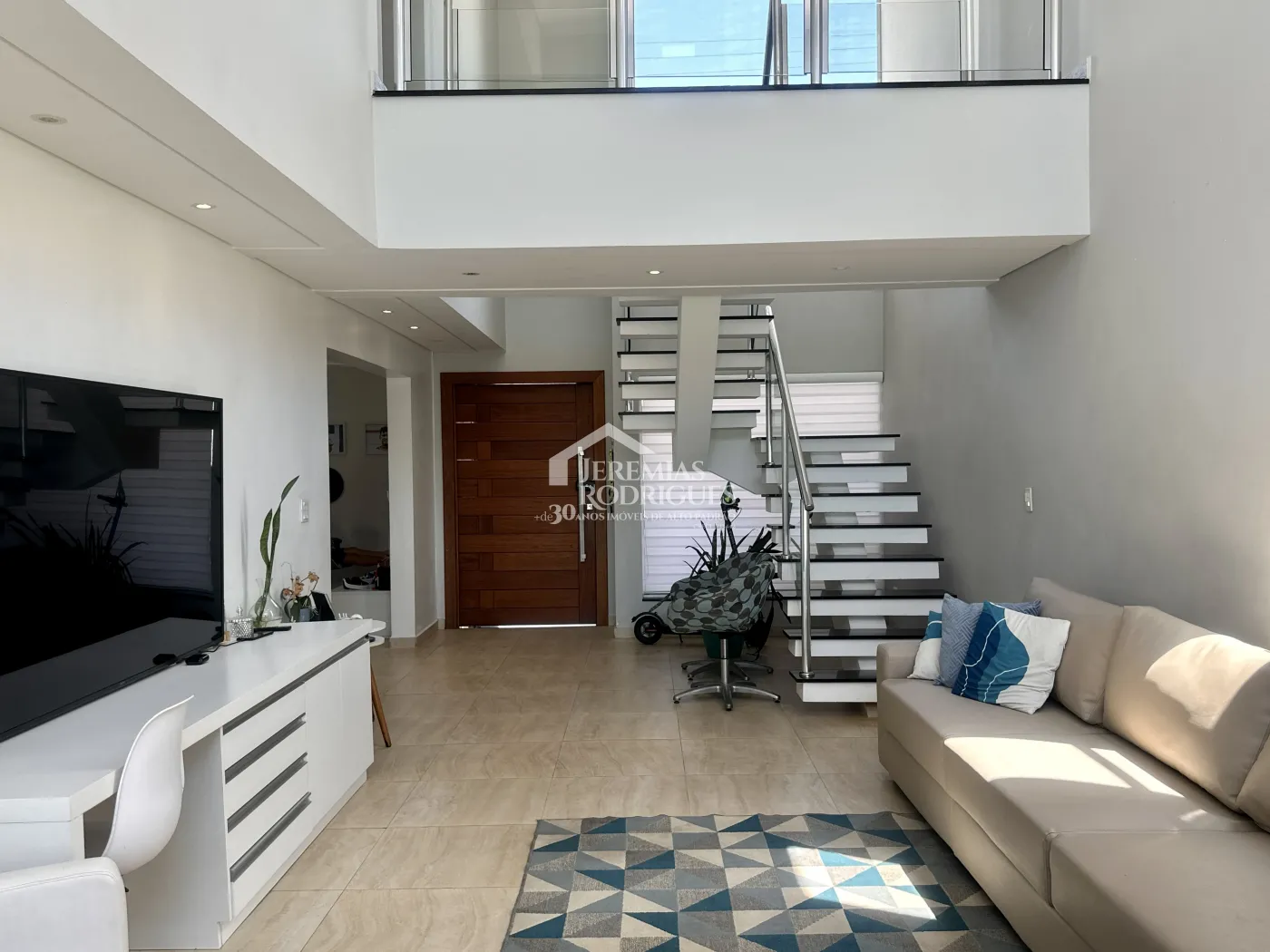 Casa para venda e locação com 3 dormitórios no Condomínio Tecoara em Taubaté/SP.