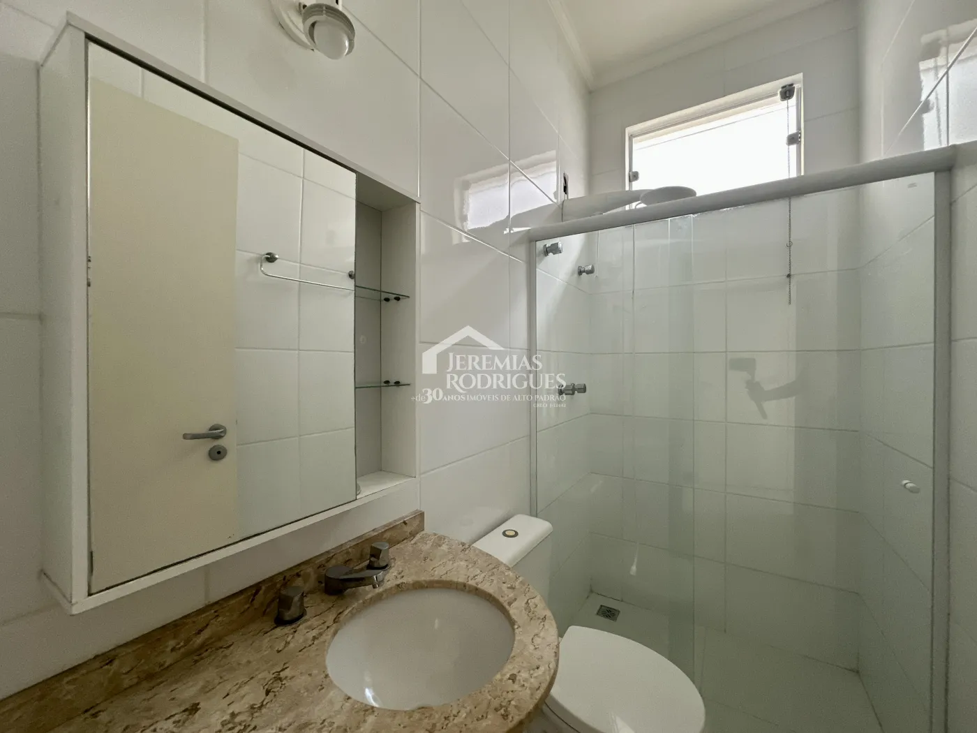 Casa para venda com 3 dormitórios no Condomínio Campos Do Conde I em Tremembé/SP