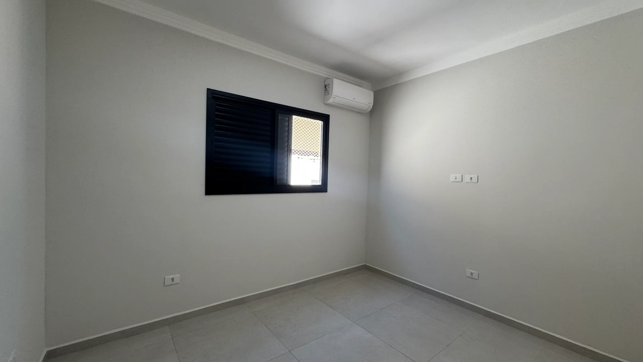 Casa à venda no Condomínio Village do Sol em Pindamonhangaba/SP. 