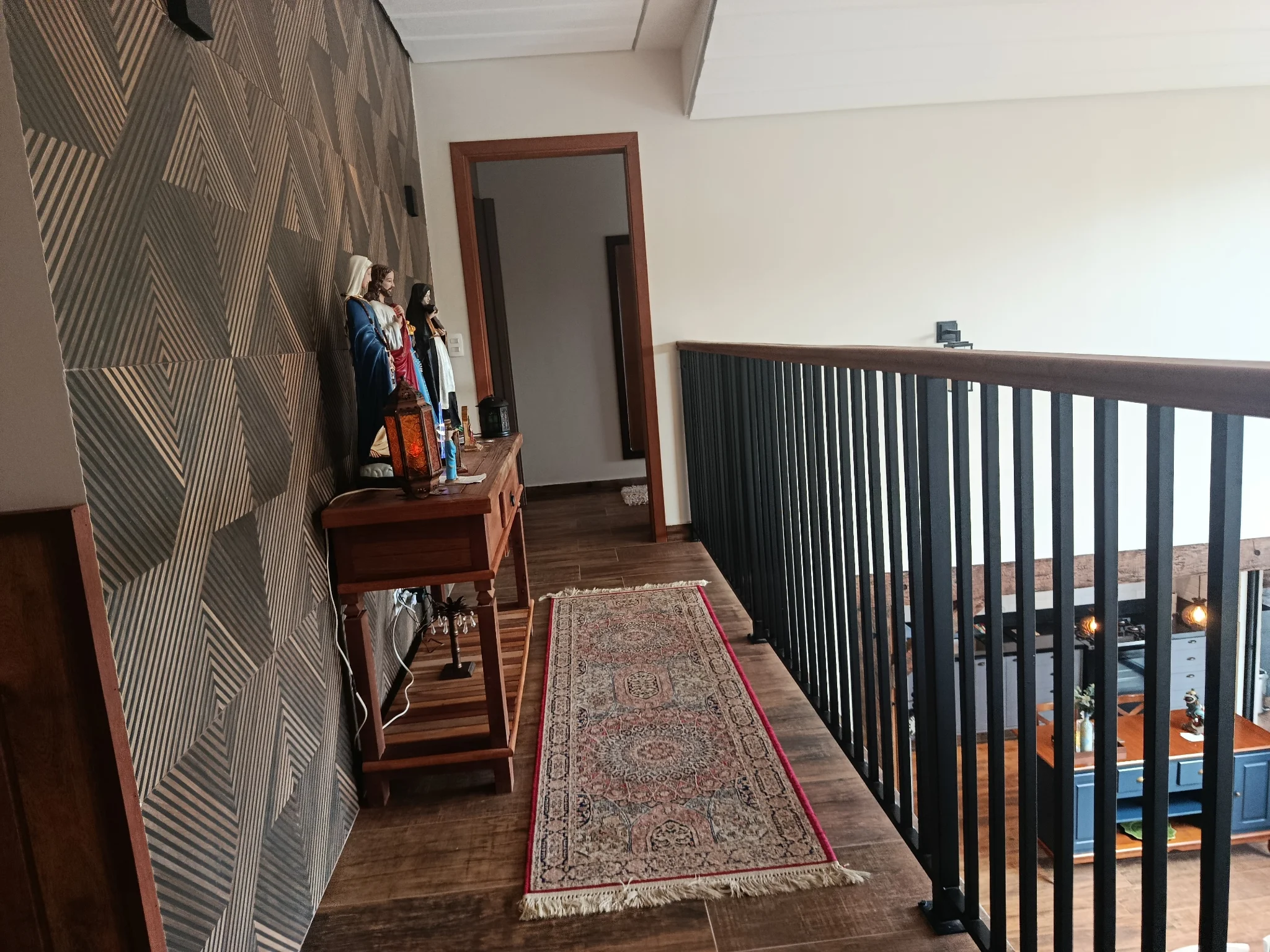 Casa à venda com 3 suítes no Condomínio Iporanga em Campos do Jordão/SP. 