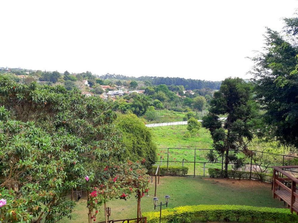 Casa à venda com 6 dormitórios no Condomínio Chácaras Cataguá em Taubaté/SP.