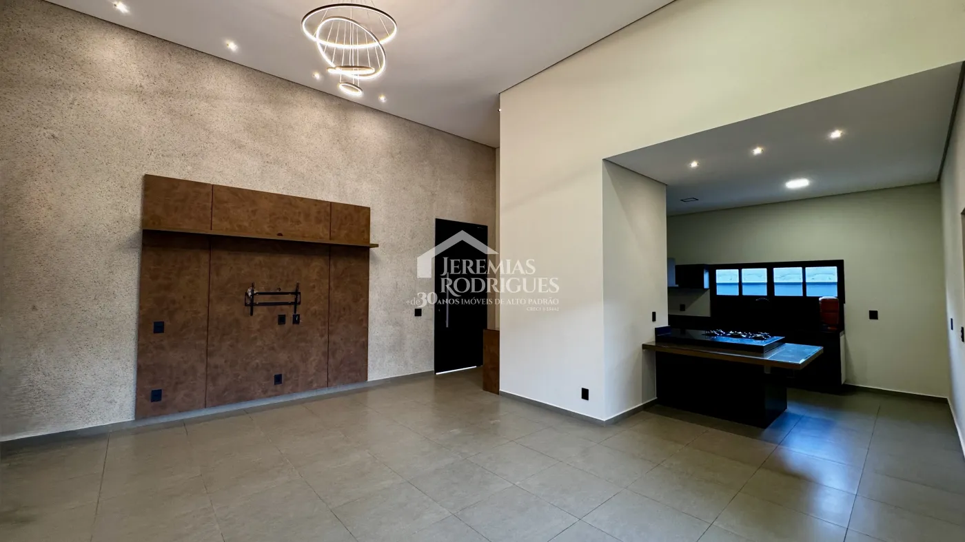 Casa para venda e locação com 3 dormitórios no Condomínio Reserva dos Lagos em Pindamonhangaba/SP.