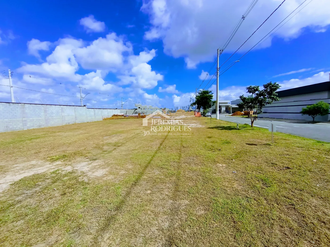 Terreno à venda com 253 m² no Condomínio Pérola do Vale em Tremembé/SP