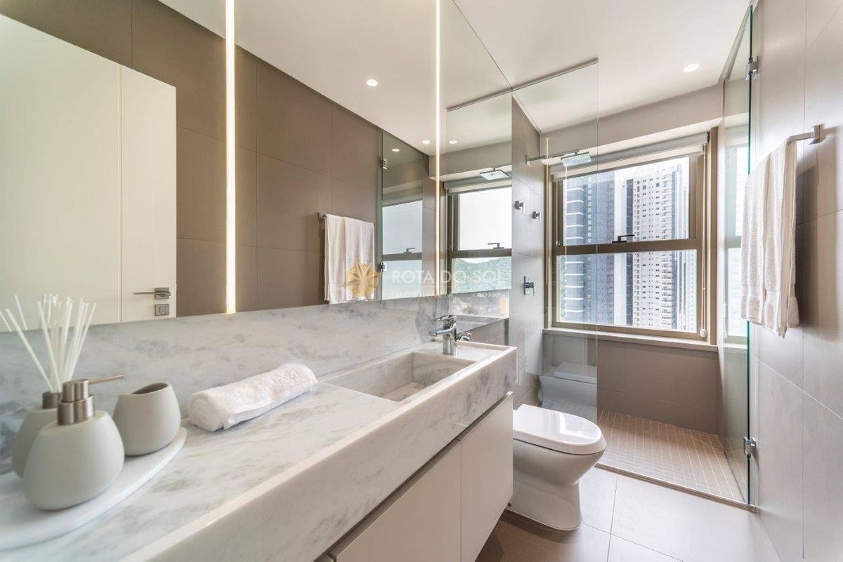 Yachthouse Apartamento Alto Padrão 4 Suítes no Centro de Balneário Camboriú SC
