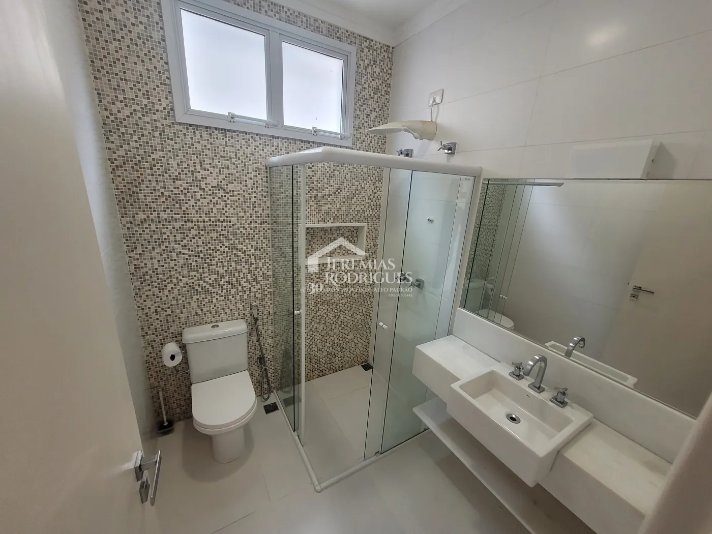 Casa para venda e locação com 3 dormitórios no Condomínio Campos do Conde I em Tremembé/SP