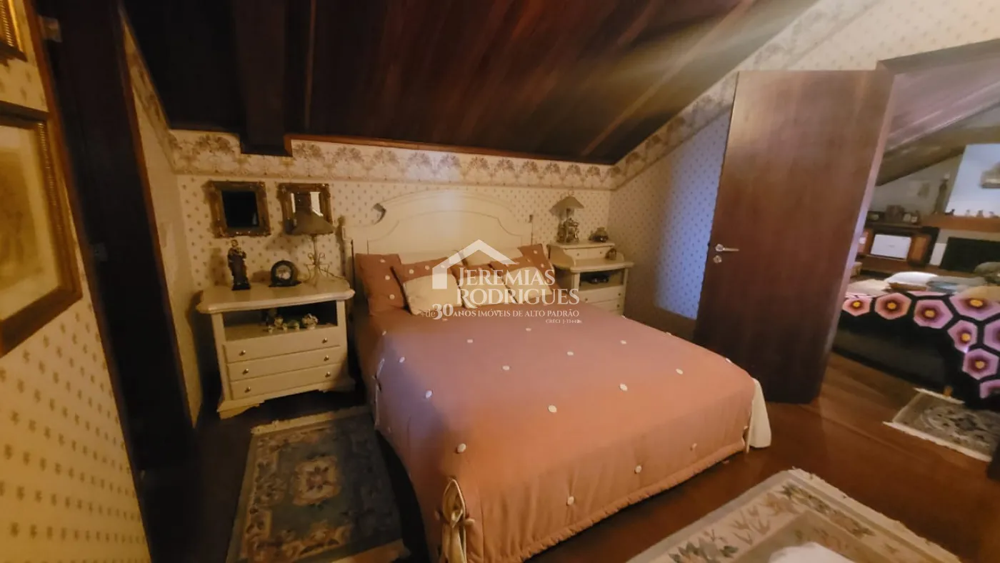 Apartamento à venda com 4 dormitórios, 324m² no Condomínio Le Bourg Saint Maurice em Campos do Jordão/SP.