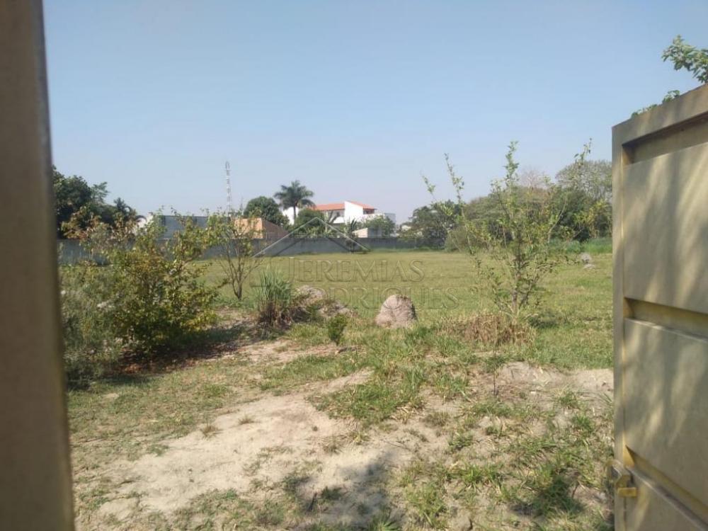 Casa à venda com 3 dormitórios no Condomínio Campos do Conde II em Tremembé/SP.