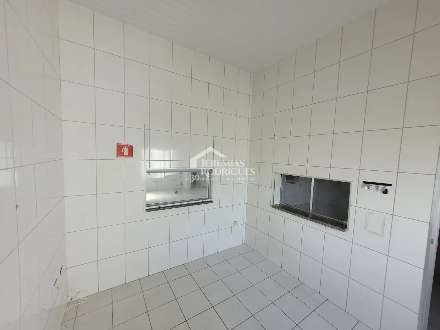 Cozinha industrial com 360 m² - Residencial Ouro Verde - Pindamonhangaba/SP.