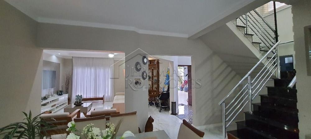 Casa à venda com 3 suítes no Condomínio Parque das Araucárias em Tremembé/SP.