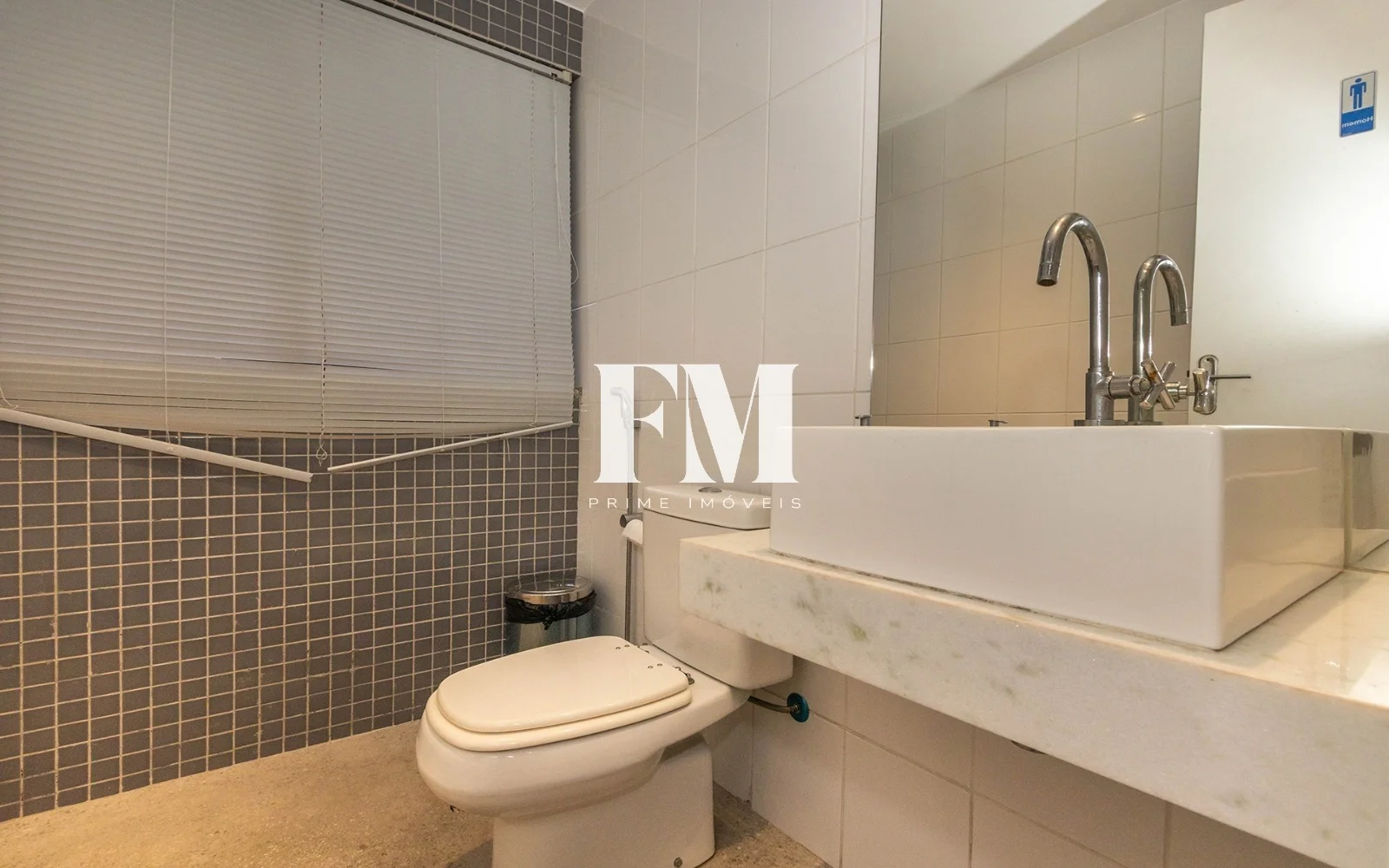 Leblon | Rua Aperana | 2 Quartos (1 Suíte) | 79m² com Varanda e Vaga a Poucos Metros da Praia - foto 30