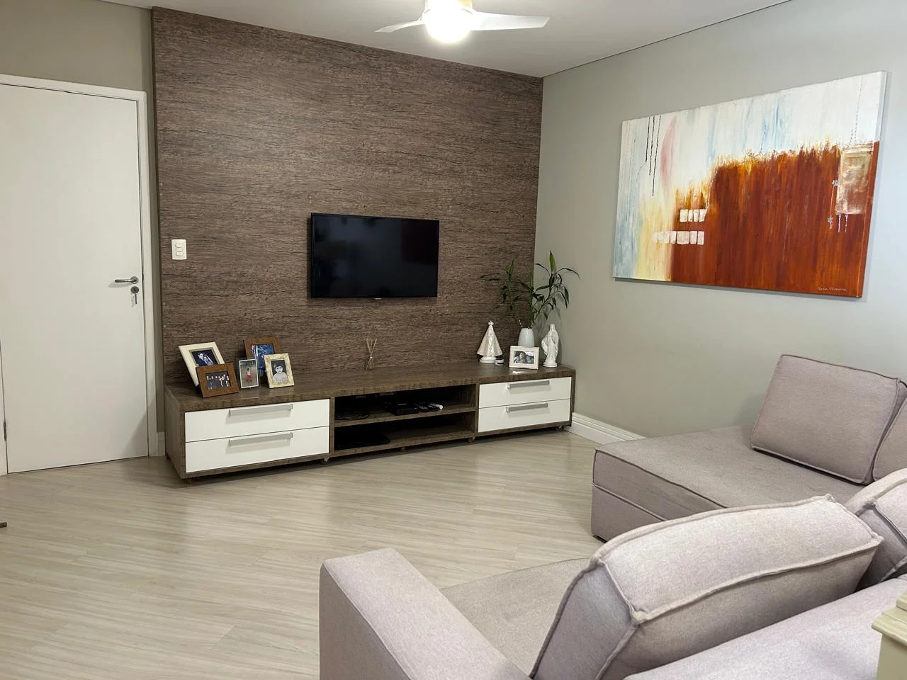 Apartamento à venda com 3 dormitórios no Condomínio Placere em Taubaté/SP. 