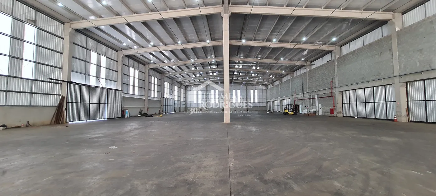 Galpão com 3.560 m² - Parque Empresarial Santa Rita - em Pindamonhangaba/SP.