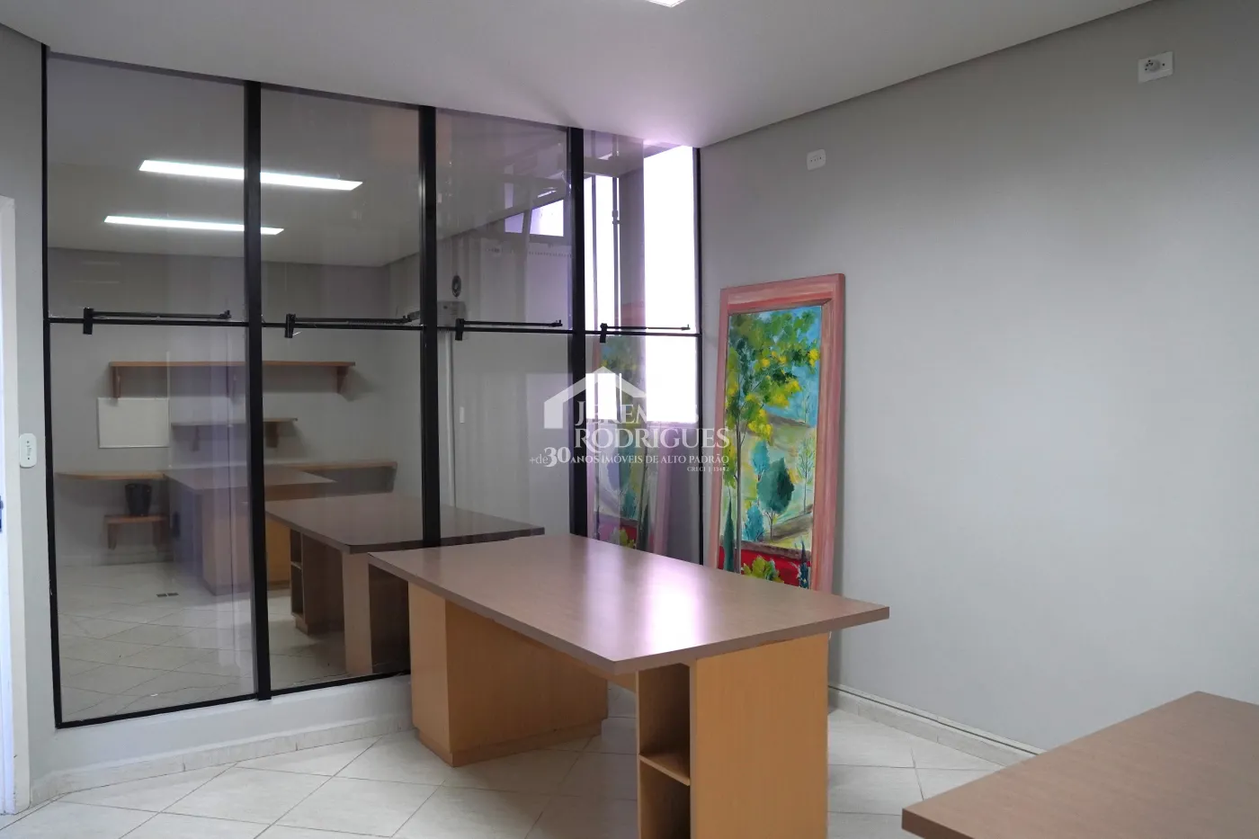 Prédio comercial com 568 m² -  Centro - Taubaté/SP
