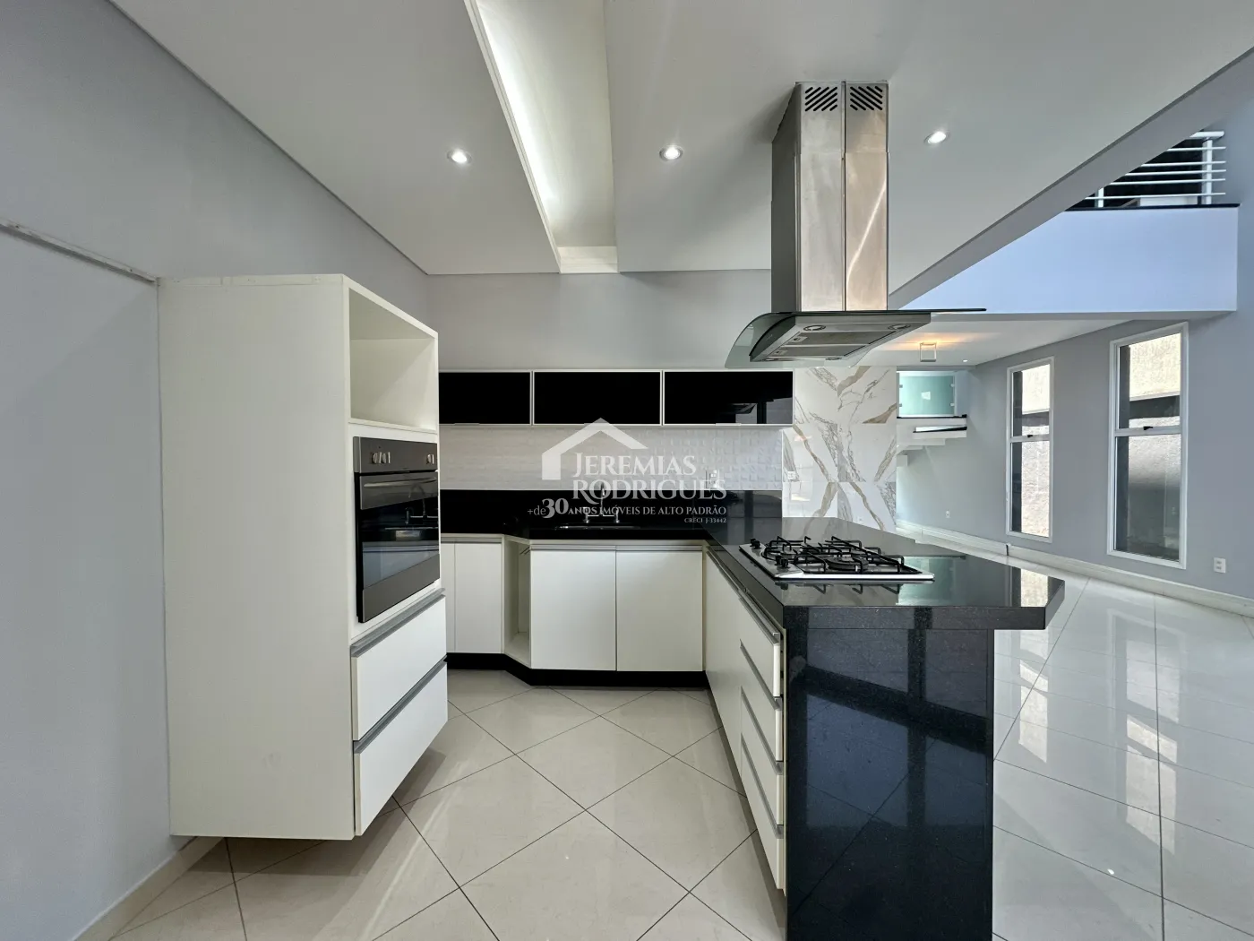 Sobrado com 3 dormitórios, 302 m2 - Condomínio Campos do Conde II - Tremembé/SP.