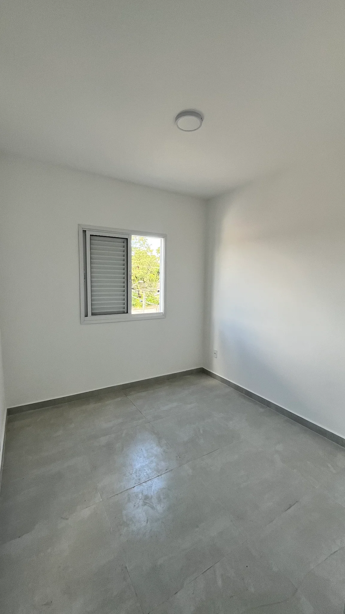 Apartamento no Edifício Santiago em Pindamonhangaba com localização privilegiada