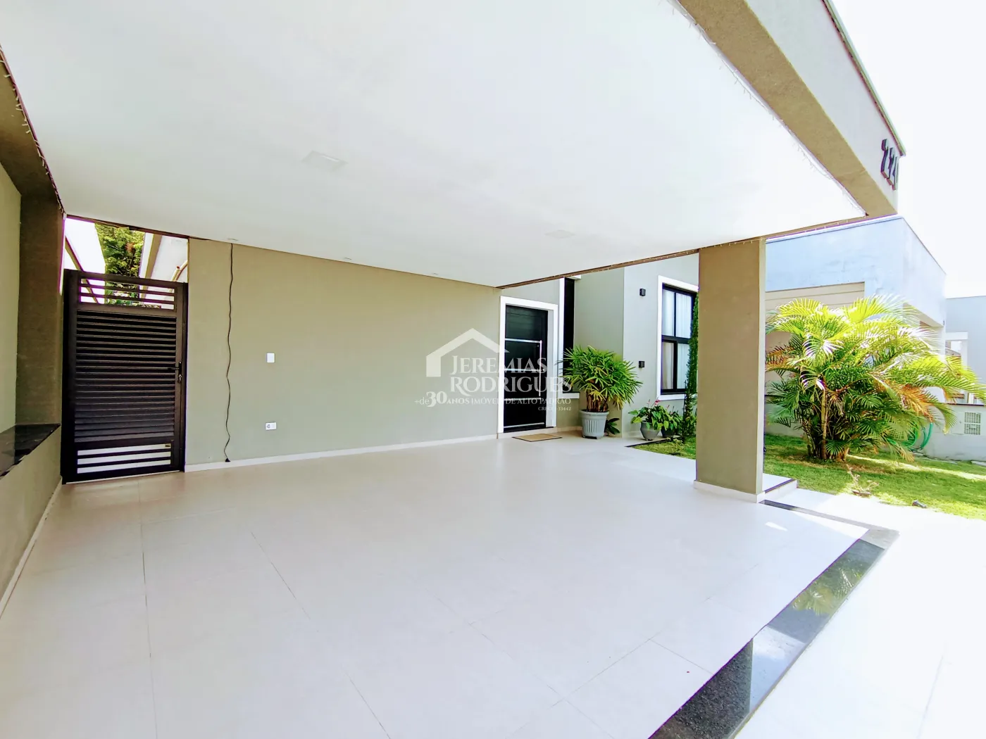 Casa à venda com 3 dormitórios no Condomínio Morada do Visconde em Tremembé/SP.