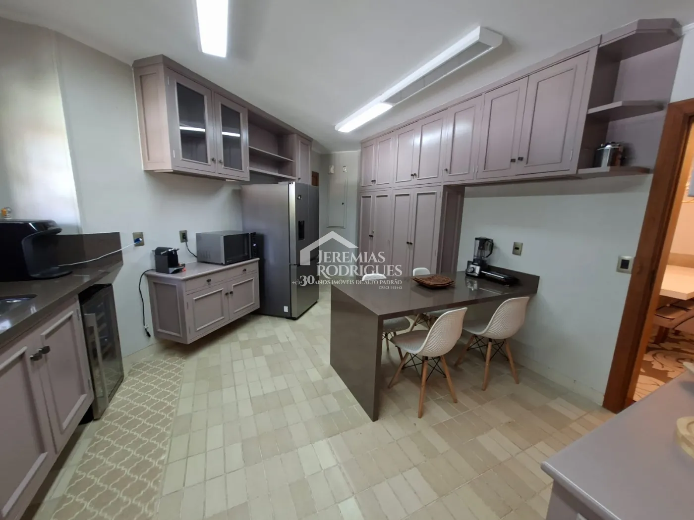 Apartamento à venda com 4 suítes, 171 m² no Edifício Cottage em Campos do Jordão/SP