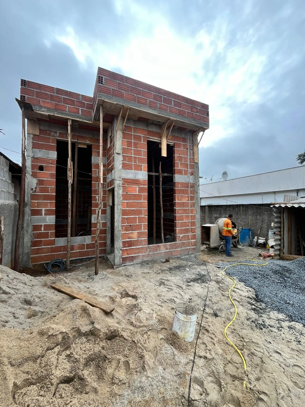 Casa à venda em construção – Região Central, Pindamonhangaba/SP